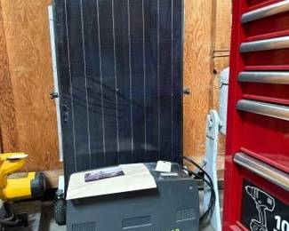 #3050 • PowerSource 1800 Solar Box & Panel
