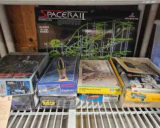 #1628 • Spacerail and 9 Models
