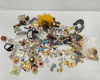 #840 • Costume Jewelry
