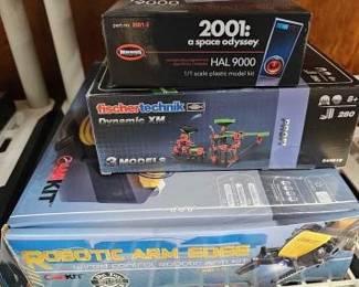 #1638 • 2001: A Space Oddity HAL 9000, Fisher Technik Dynamic XM and Robotic Arm Kit
