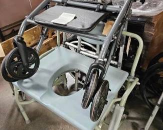 #4082 • Walkers, Wheelchair, Toliet Cover/Stand
