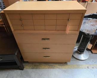 #5502 • Wooden Dresser
