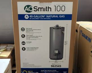 AO Smith Signature 100 40-Gallon Short 6-Year Warranty 40000-BTU Natural Gas Water Heater, Model G6S4040NVR, New