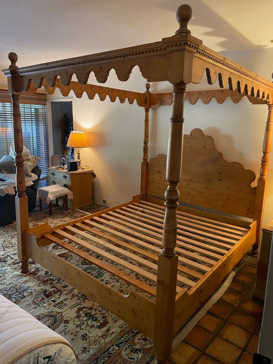 Estate Sale in Orinda starts on 5/10/2024