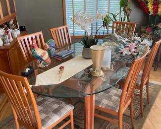 Dining room table and 6 chairs