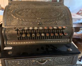 Cool antique cash register works 