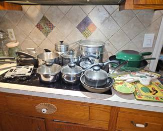 Le Creuset Trivet,  20 Pot,  30 Frying Pan