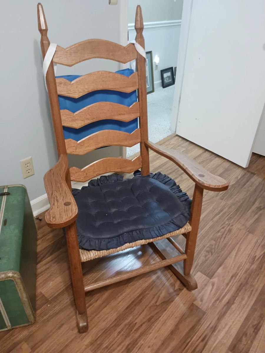 Estate Sale On Larkspur Road in Botany Acres... starts on 5/9/2024