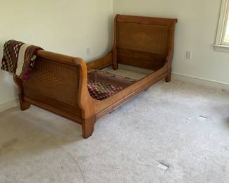 SLEIGH TWIN BED