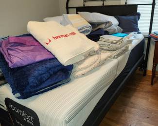 Serta Queen Adjustable Bed 