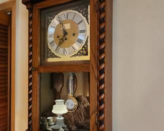 Howard Miller Wall Clock. 