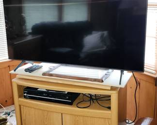 Samsung TV. 2021. Not a smart TV. 