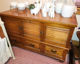 Cedar Chest with Compartment Drawer. 