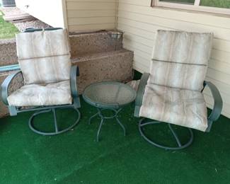 More patio chairs!