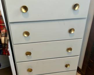 4 drawer vintage chest 
28”w x 14d x 50”h. $30
