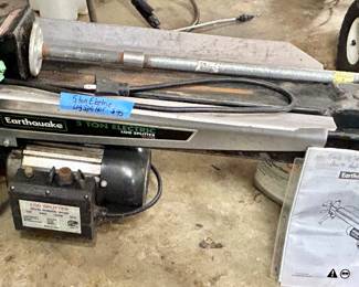 Earthquake electric 5 ton log splitter $95