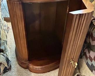 21”Rnd x 23”h clover shaped Burled Wood storage end table $145