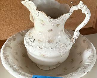 Ceramic Wash bowl and pitcher set $28