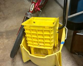 Floor wash bucket with Wringer $20
