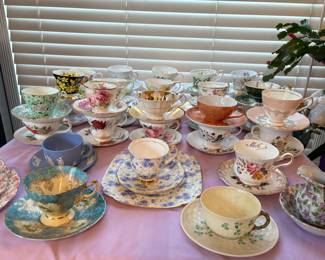 Gorgeous tea cups 