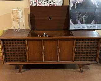 Stunning RCA mid century modern console record player / radio