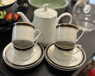 Vintage tea / coffee set