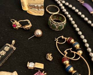 Earrings, jade/gold ring, pendants