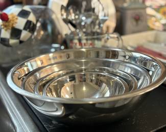 Stainless nesting bowl set
