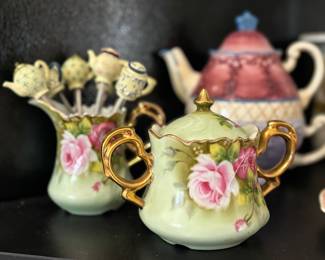 Vintage Lefton Heritage Rose cream / sugar set
