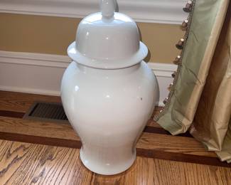 A few decorative Chinese style vases