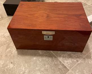 HUMIDOR