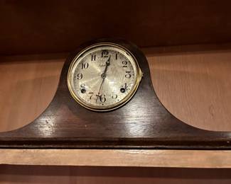 Antique Ingraham clock, beautiful Mahogany wood 