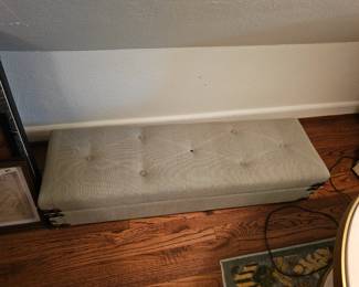 short foot locker foot rest