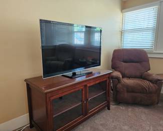 47" Panasonic Smart Television, Television TV entertainment cabinet, pair of recliners