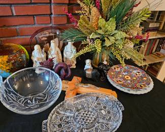 Art glass, crystal, vintage pottery, Asian collectables