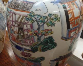 sold    vintage Chinese urn with lid $225