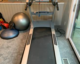 Spirit XT800 Treadmill