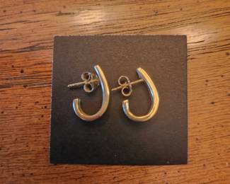 Many 14k pairs of earrings 