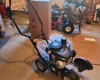 This edger is new condition, and has been serviced for the season! 