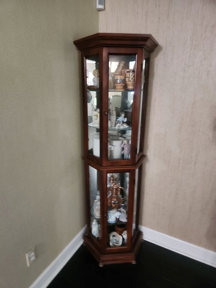 Moving Sale Tools and Furniture in Tallahassee, FL starts on 5/18/2024