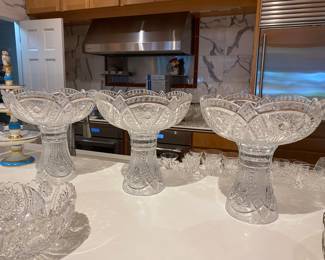 $300- Set of 3 crystal centerpieces base can be modular 101/2x10 1/2
