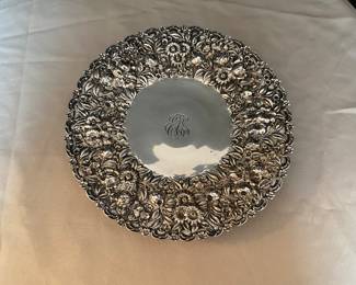 #13 - $450 Cake stand Repousse Sterling - 589 gr. 
