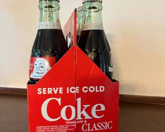 $28 Coca-cola classic 1991 Christmas 6 pak