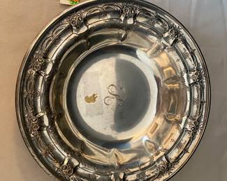 #2 - $238 - Sterling bowl floral rim 412 gr