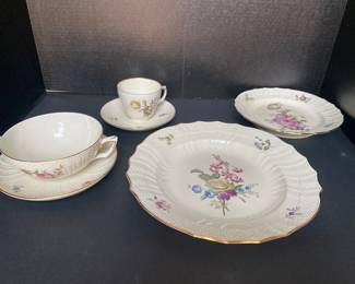 $800 Royal Copenhagen Frijensborg set of china -Service for 12 - 91 pieces 