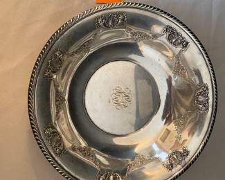 #3 - $200 - Sterling serving bowl mono Shell & floral rim 348 gr