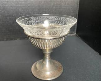 $240 - 12 ice cream/sherbet sterling base with glass inserts 