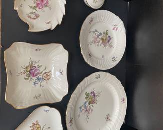$800 Royal Copenhagen Frijensborg set of china -Service for 12 - 91 pieces 
