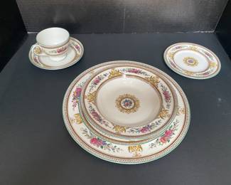 $975 Wedgwood Columbia set of china 