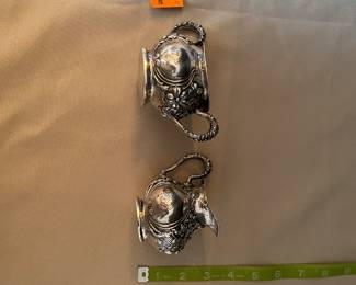 #8 - $80 cream & sugar repousse floral Art Nouveau style  - 118 gr. 